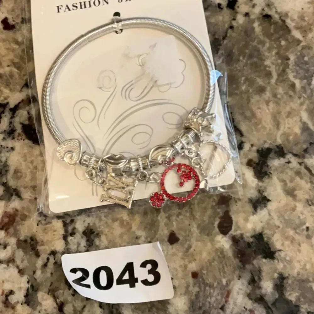 2046 Gold or Silver Tone Micky Adult Size Stretchy Charm Bracelet